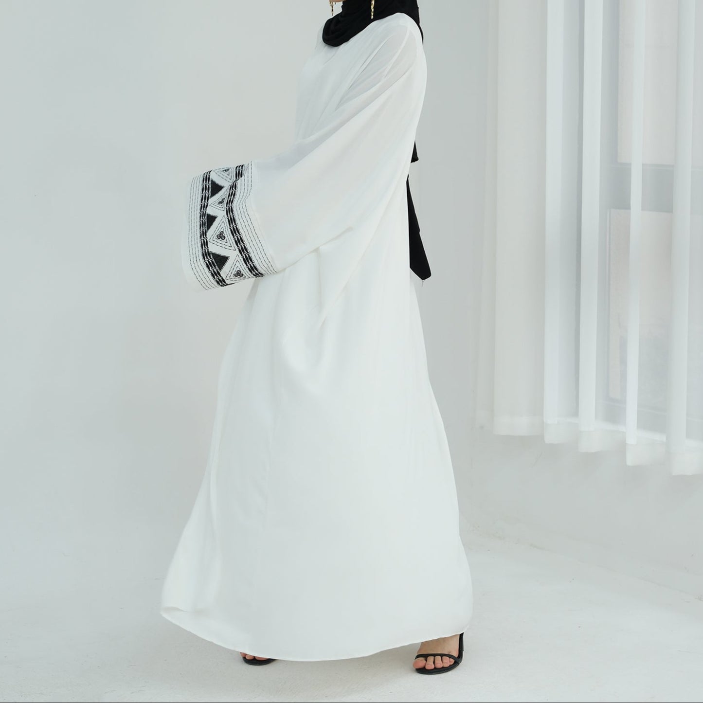 Saniya Embroidered Abaya - 2 Colours