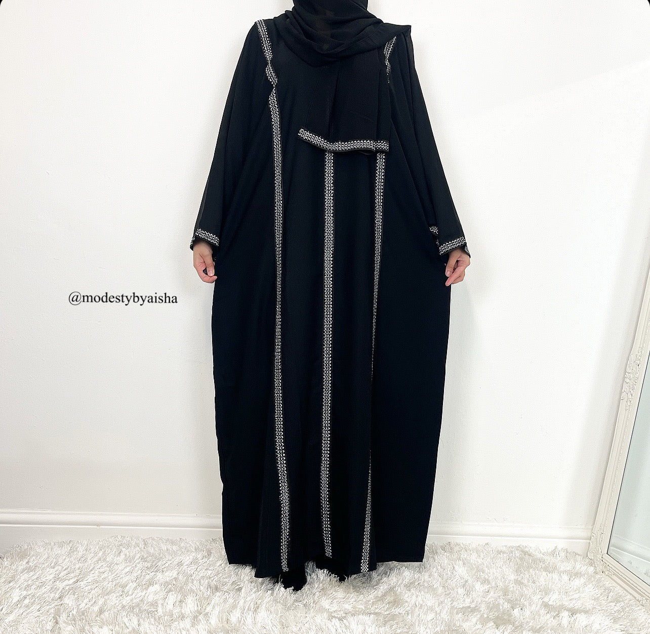 Nyla Black - Flared Sleeve Abaya