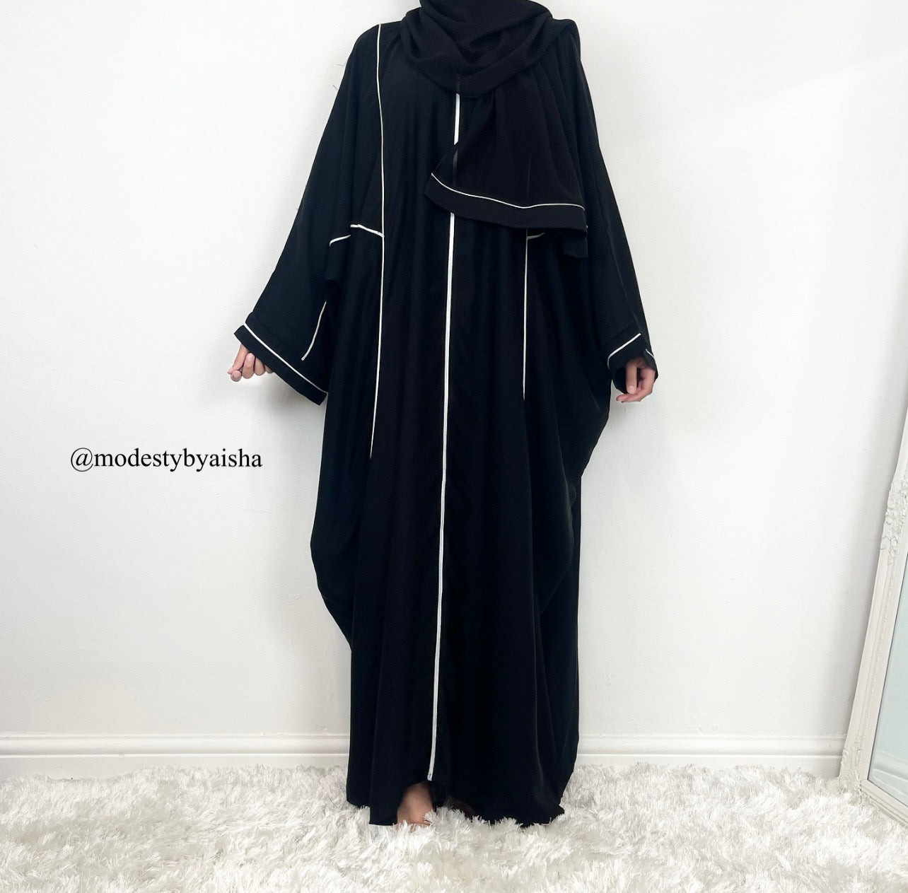 Zehra Batwing Abaya - Black & White