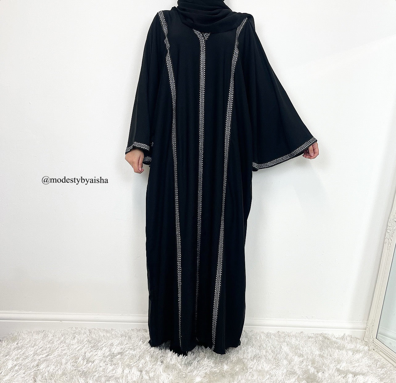 Nyla Black - Flared Sleeve Abaya