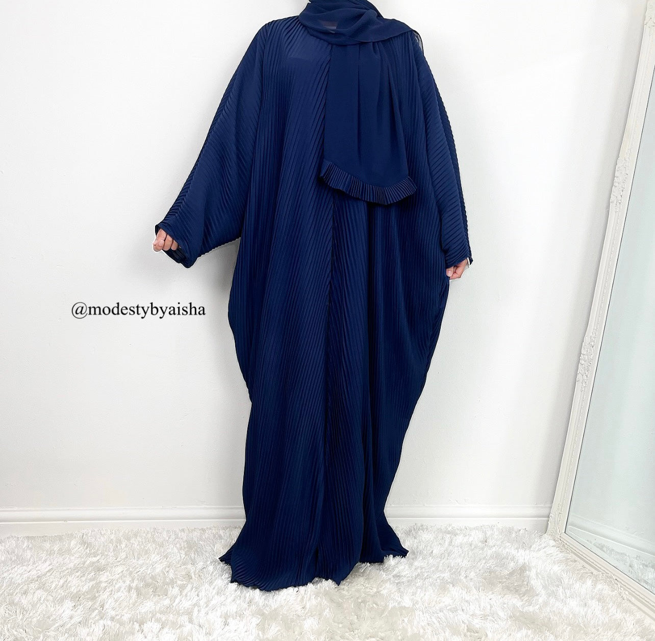 Aaliyah Navy - Pleated Abaya