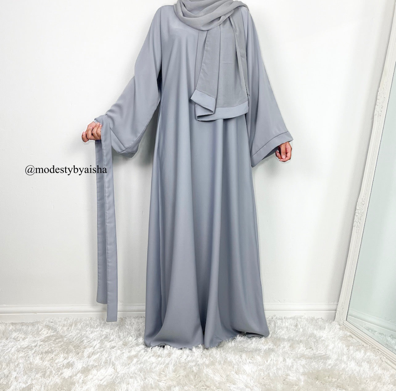 Ida Light Grey Closed Abaya